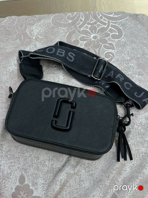 Məhsul: Qara çiyin/çarpaz çanta - Brend üslubu: Marc Jacobs yazılı — Bakı