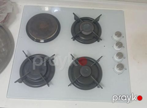 Naturel markalı 4 gözlü qaz plitəsi - Ağ şüşə panel üzərində — Xırdalan