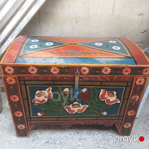 Əl naxışlı taxta sandıq - Material: bərk ağac - Üst və ön hissə: əl — Digah