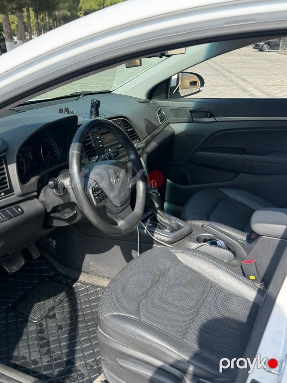 Hyundai Avante, 1.6 L, 2017 il, 164 550 km — Avtomobillər, Bakı (7)