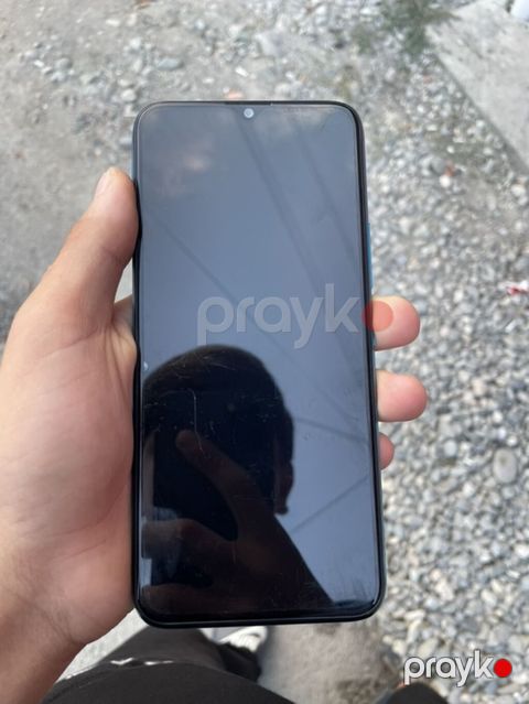 Itel Vision seriyası smartfon İtel vision 1 pro Karapkası və adapteri — Xaçmaz