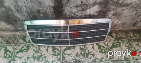 Mercedes radiator barmaqlığı — Bakı