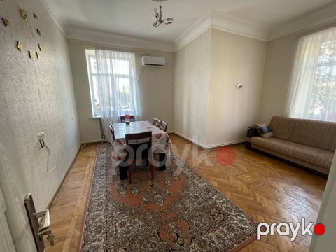 Satılır 3 otaqlı köhnə tikili 80 m² — Bakı
