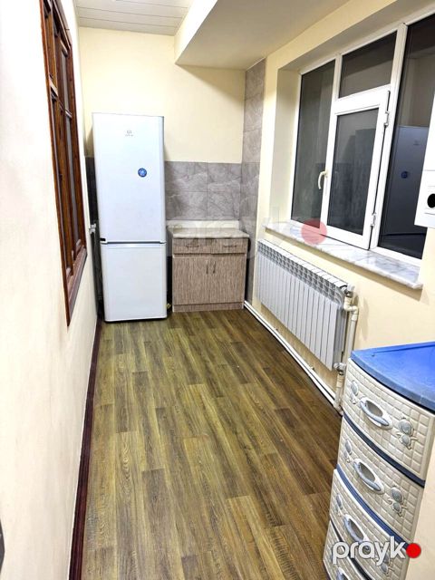 Satılır 3 otaqlı köhnə tikili 86 m² — Bakı