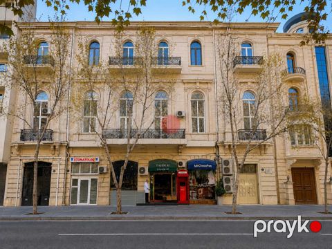 Satılır 4 otaqlı köhnə tikili 120 m² — Bakı