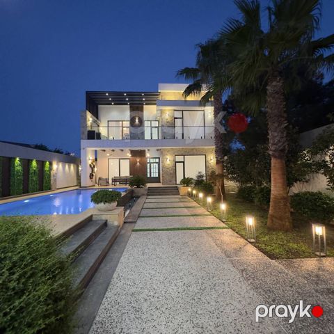 Satılır 5 otaqlı həyət evi/bağ evi 300 m² — Bakı