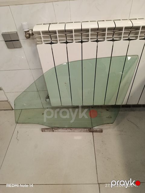 Avtomobil yan qapı şüşəsi - Növ: Sürgülü yan qapı şüşəsi (aşağıdan — Bakı