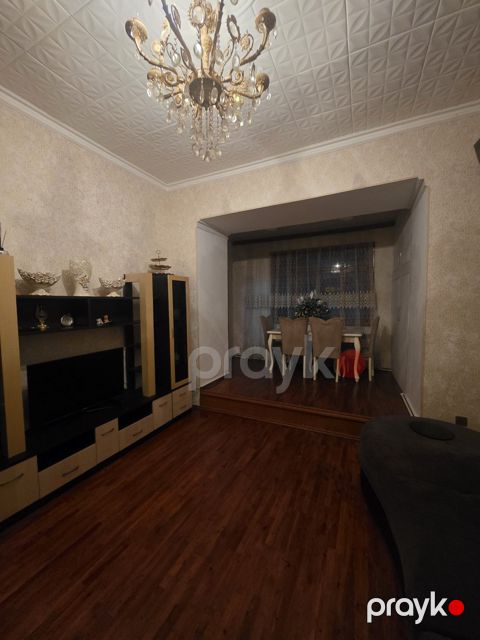 Satılır 4 otaqlı köhnə tikili 70 m² — Bakı