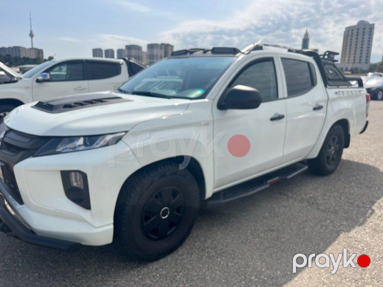 Mitsubishi L200, 2.4 L, 2021 il, 57 000 km — Avtomobillər, Bakı (12)