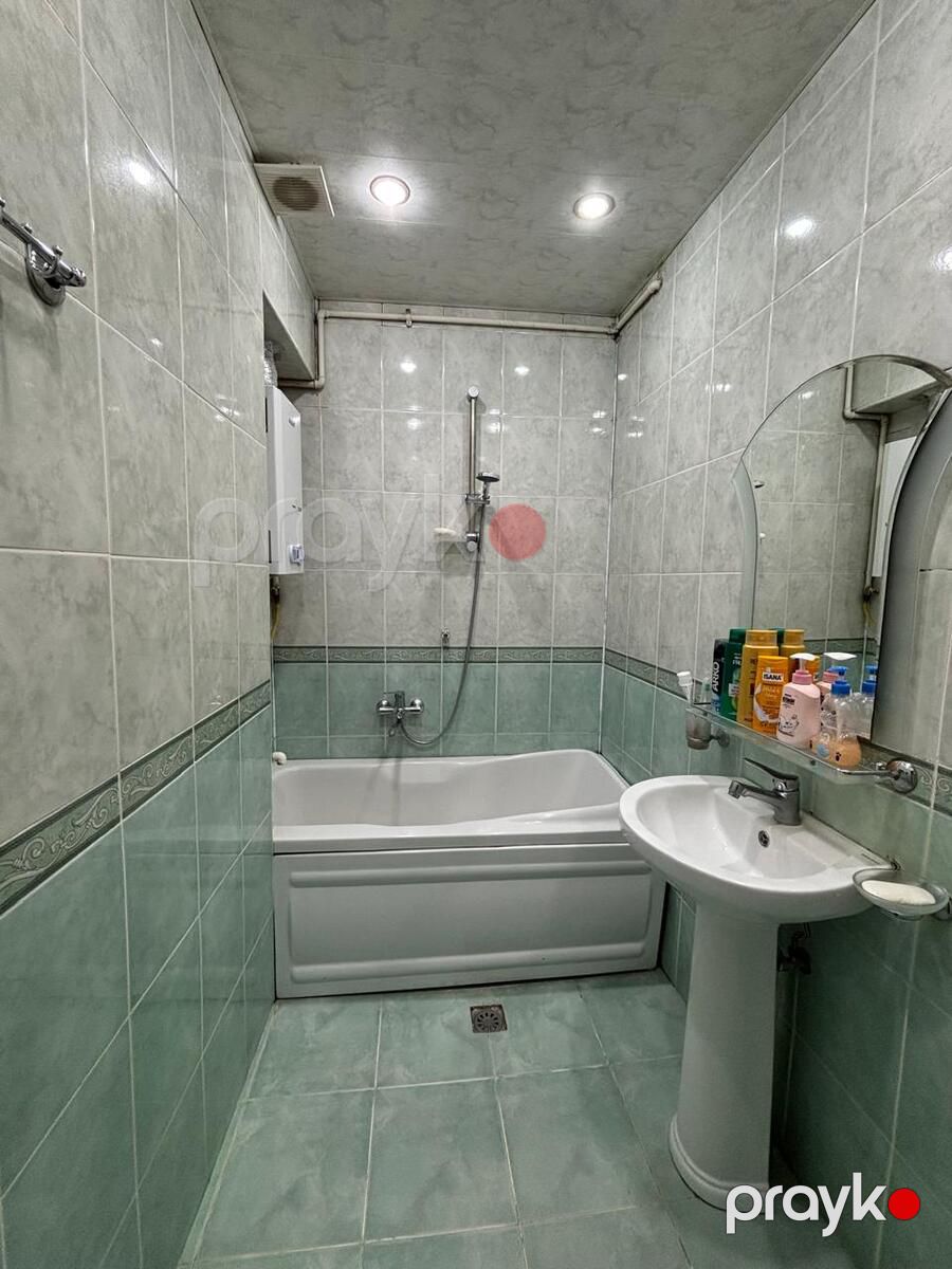 Satılır 4 otaqlı köhnə tikili 110 m² — Mənzil, Bakı (8)