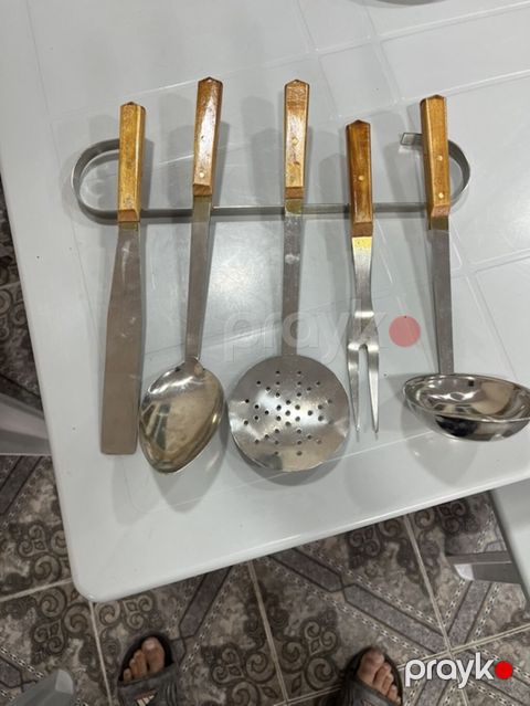 Mətbəx asılqanlı dəst – 5 parça paslanməz poladdan Tərkibi — Bakı