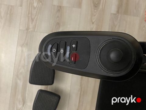 Elektrikli əlil arabası - Sağ tərəfdə joystick idarəetməsi — Bakı