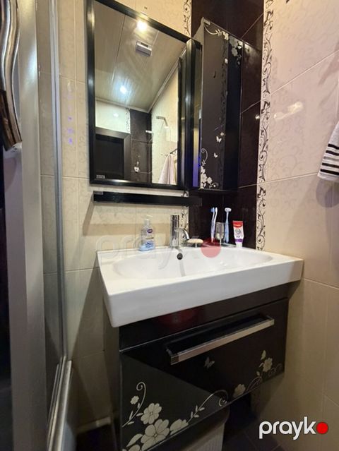 Ölçü 45x75 Vanna otağı üçün lavabo dəsti – güzgülü asma şkaf və alt — Bakı