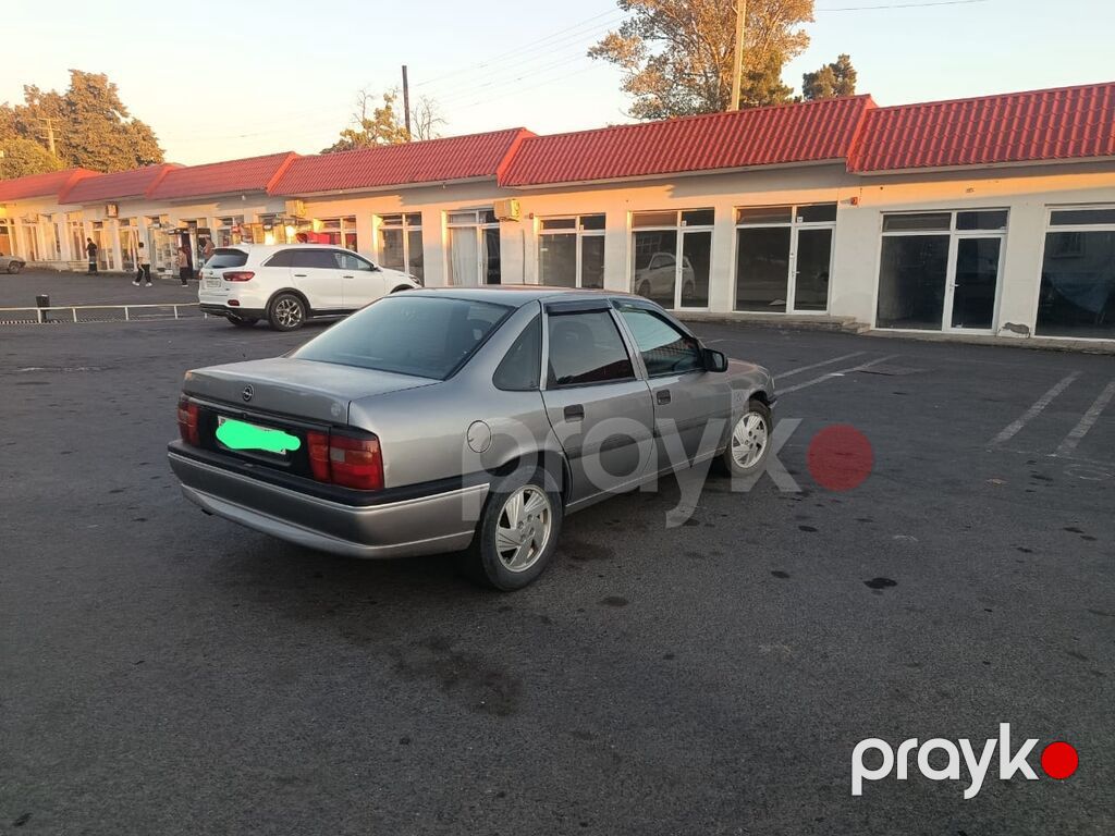 Opel Vectra: 1.8 l 1994 il Sedan — Avtomobillər, Qax (7)