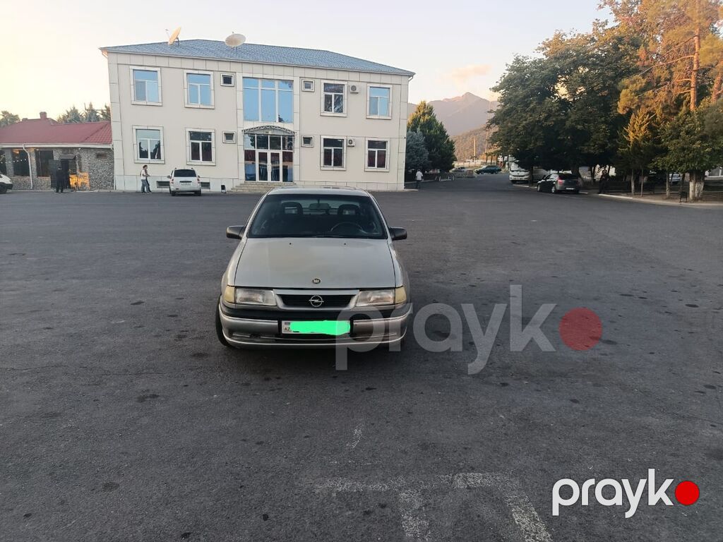 Opel Vectra: 1.8 l 1994 il Sedan — Avtomobillər, Qax (6)