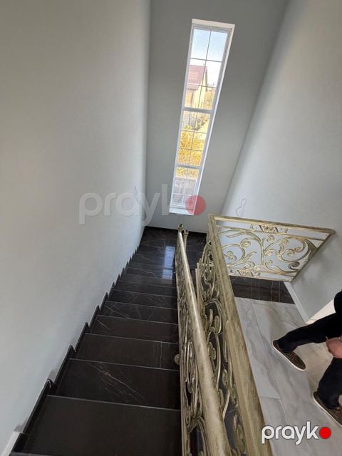 Satılır 7 otaqlı həyət evi/bağ evi 312 m² — Bakı