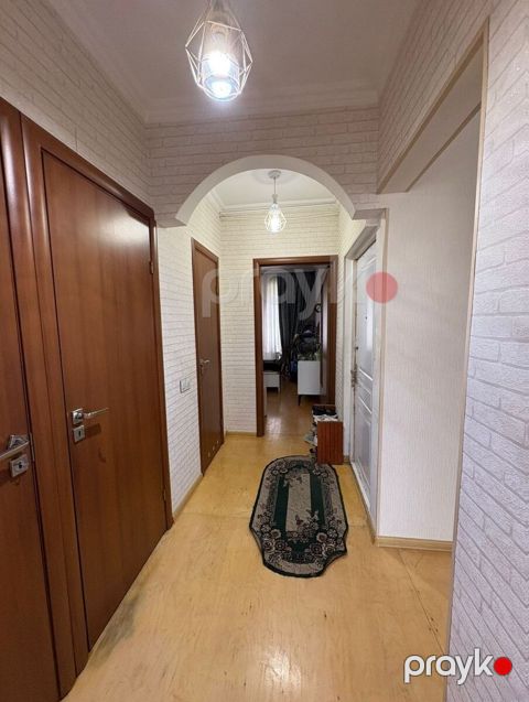Satılır 2 otaqlı köhnə tikili 65 m² — Bakı