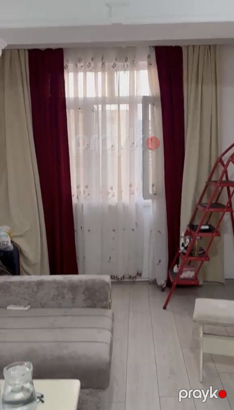 Satılır 2 otaqlı köhnə tikili 45 m² — Bakı