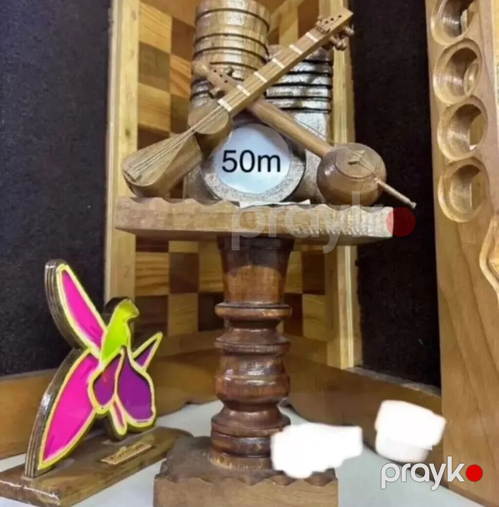 Məhsul: Azərbaycan musiqi alətlərinin miniatür suvenirləri Təsvir — Gitarlar və digər simli alətlər, Bakı (4)