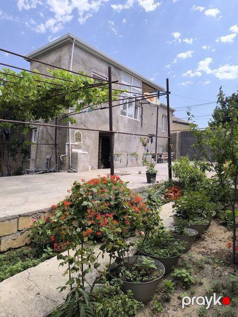 Satılır 4 otaqlı həyət evi/bağ evi 130 m² — Bakı