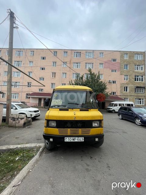 Mercedes 208 D, 2.3 L, 1991 il, 222 252 km — Qazax