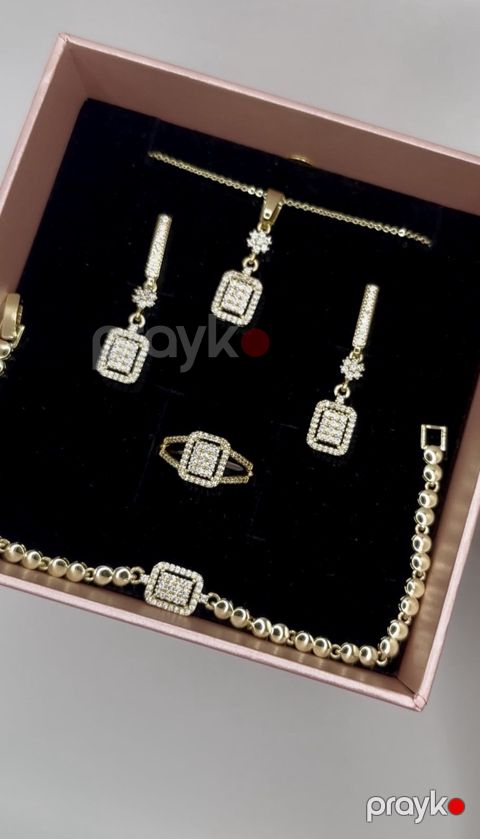 Bijuteriya dəsti kulonlu zəncir və qolbaq və sırğa və üzük 51168571 — Bakı