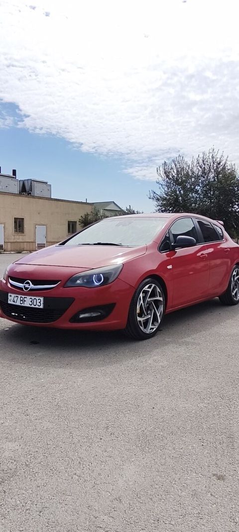 Opel Astra, 2014 il — Neftçala