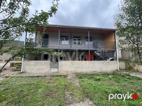 Satılır 8 otaqlı həyət evi/bağ evi 240 m² — Quba