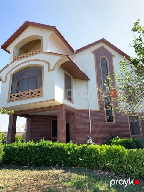 Satılır 8 otaqlı həyət evi/bağ evi 400 m² — Bakı