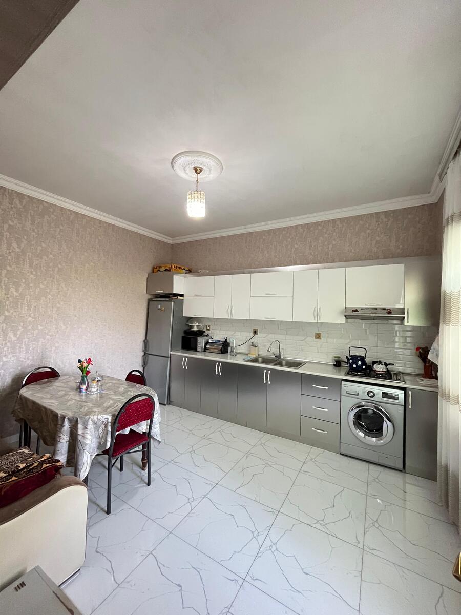 Satılır 5 otaqlı həyət evi/bağ evi 200 m² — Ev, villa, Bakı (11)