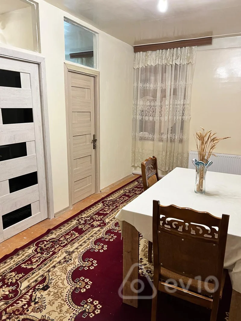 3 otaqlı həyət evi, 70 m², Nizami rayonu Qasımbəy Zakir küçəsi — kirayə — Bakı