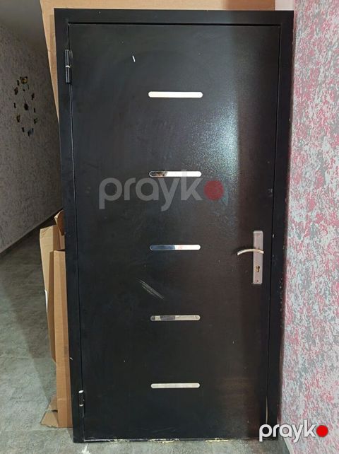 Metall giriş qapısı - Rəng: mat qara - Material: polad/məlul metal — Masazır