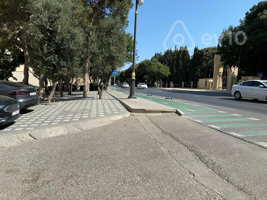 4 otaqlı mənzil, 110 m², Parlament praspekti — Bakı