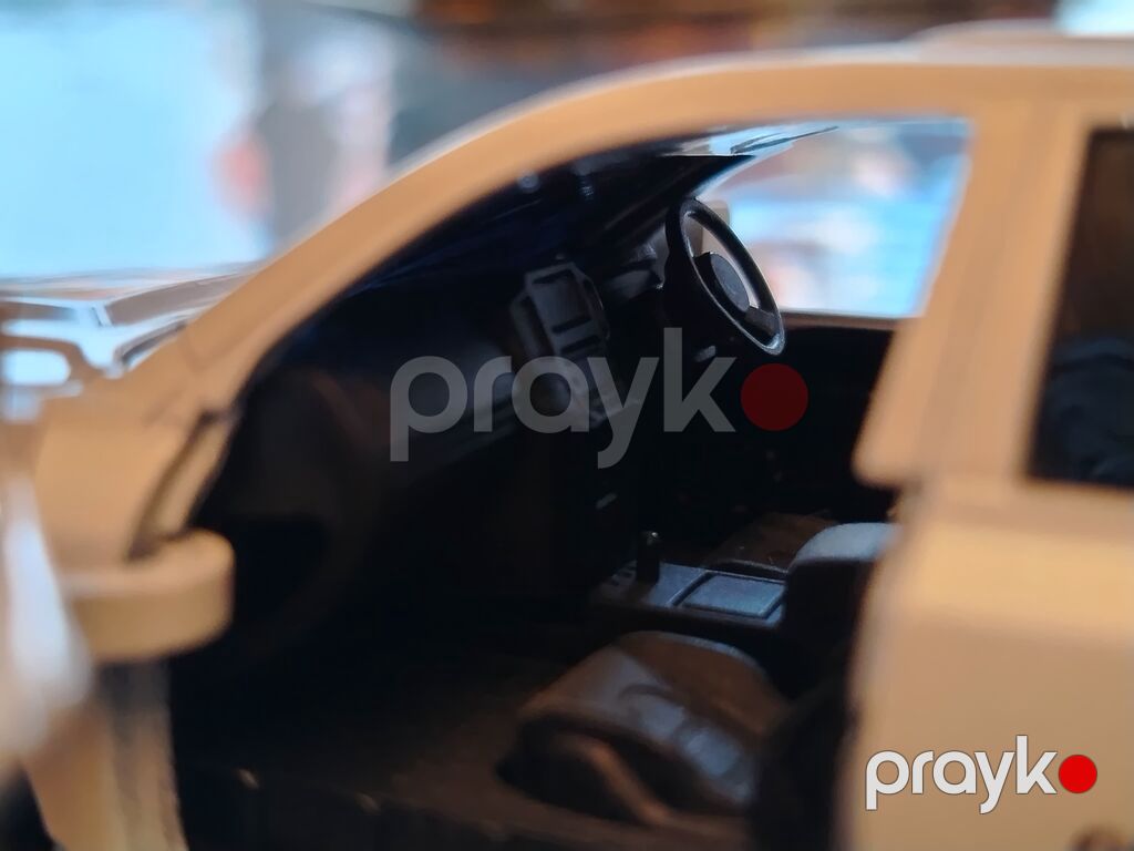 Əl işi Metal oyuncaq SUV avtomobil modeli - Korpus: ağ rəng, qara dam — Modellar, Bakı (5)