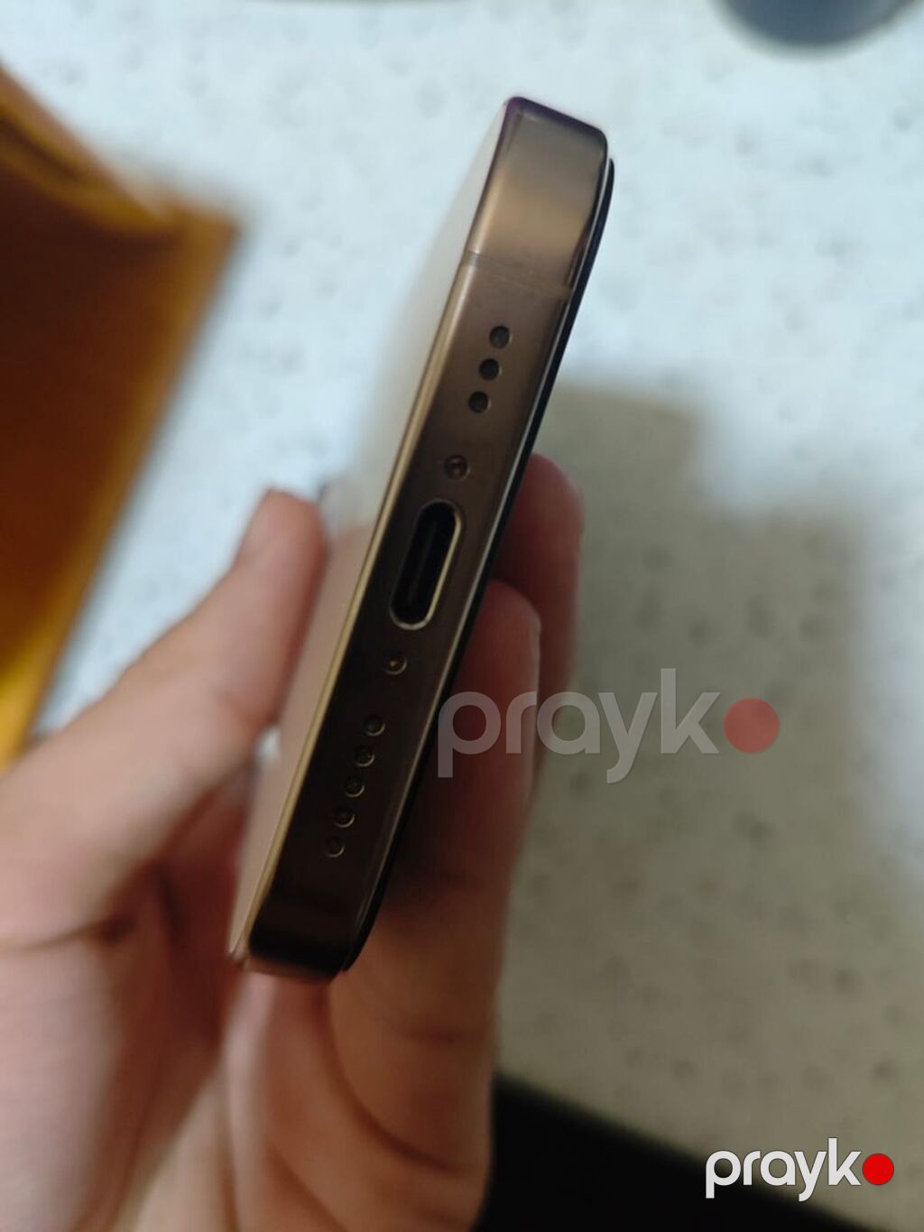 Məhsul: Smartfon (qızılı/şampan rəng tonunda, düz kənarlı metal — Digər smartfonlar, Bakı (5)