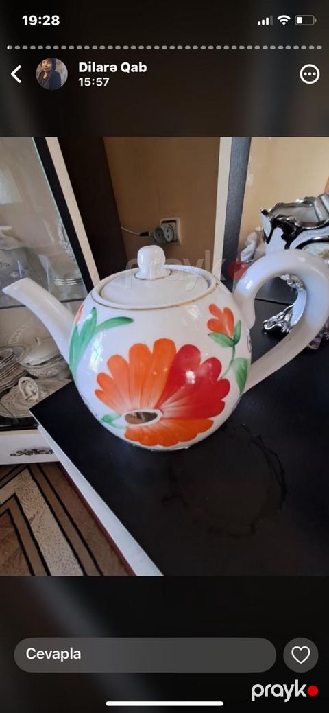 Porcelain çaydan - Material: porselen - Rəng və dizayn: ağ fon — Salyan