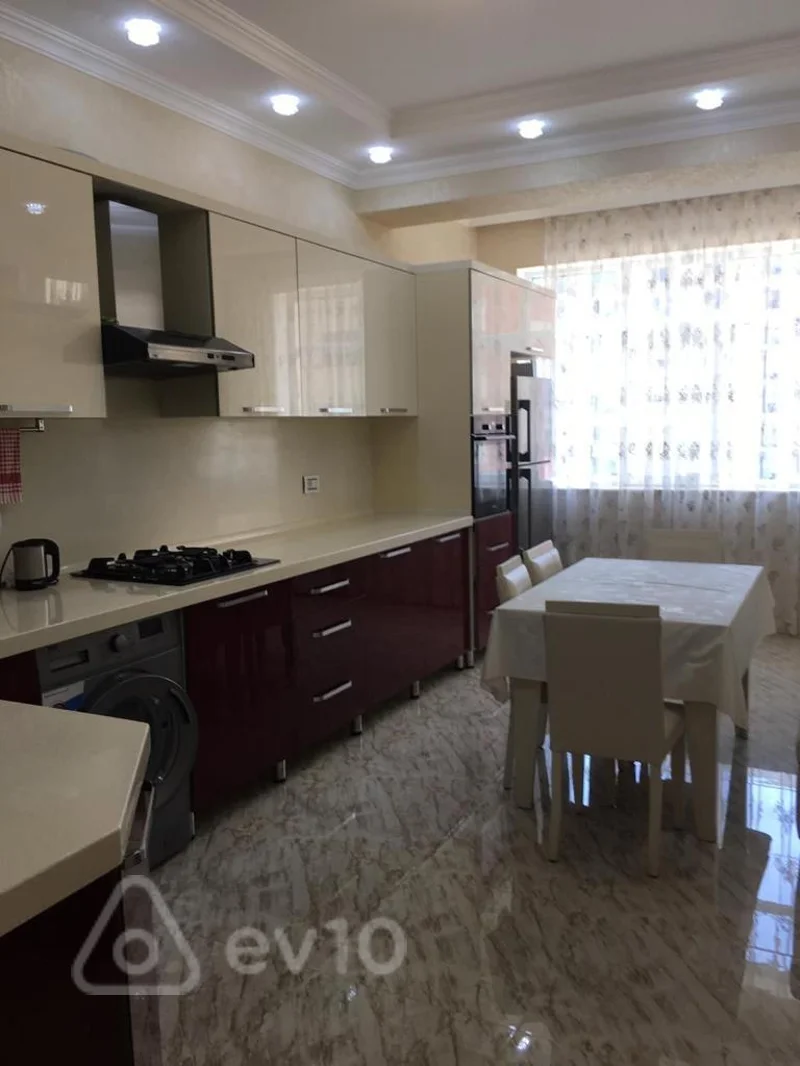 3 otaqlı mənzil, 146 m², F.Qasımzadə küç. — kirayə — Mənzil, Bakı (12)