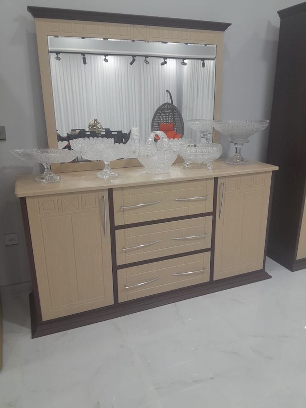 Qonaq otağı üçün vitrİN və bufet dəsti - Tərkib: böyük güzgülü bufet — Qonaq otağı üçün, Digah (2)