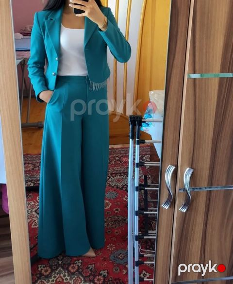 Zümrüd-yaşıl qadın kostyumu – 2 hissə: dəfə geyinilib - Qısa blezer — Digah