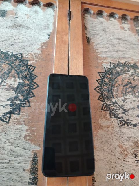 Xiaomi Redmi smartfon tam ideal - Model: Redmi (arxa qapaqda “Redmi” — Bakı