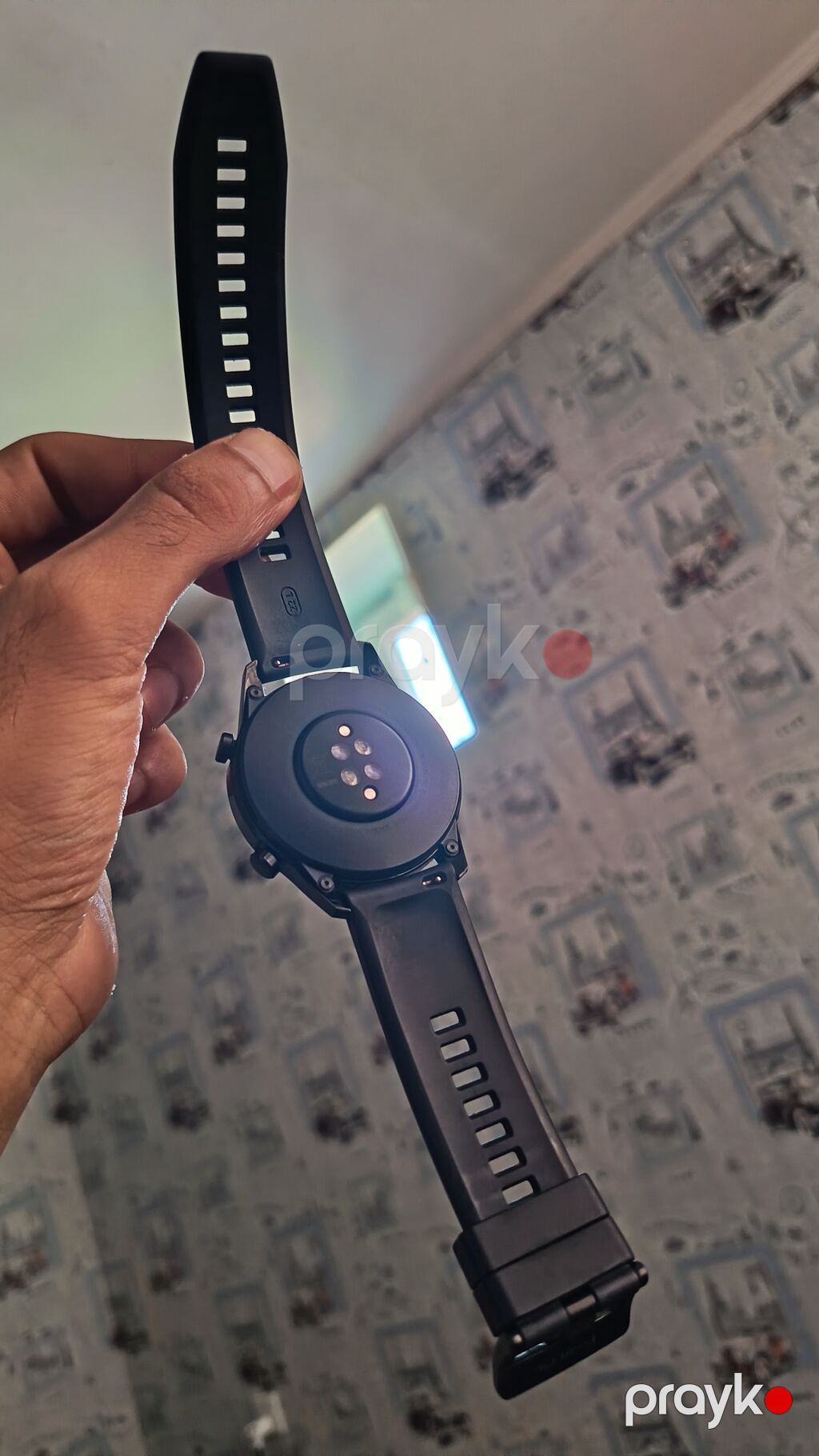 Huawei Watch GT Orjinal - Rəng: qara - Korpus: dairəvi metal çərçivə — Ağıllı saatlar, Pirəkəşkül (2)