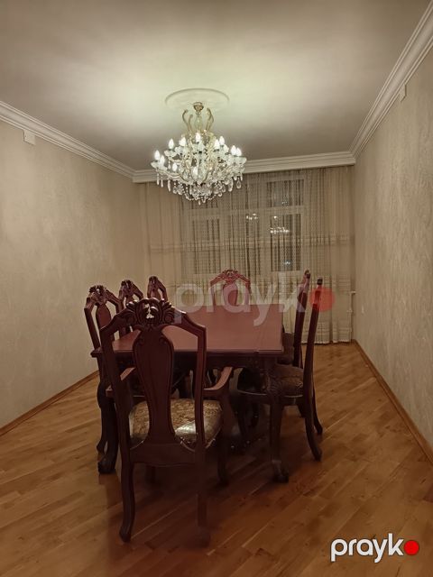 Satılır 3 otaqlı köhnə tikili 85 m² — Bakı