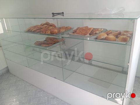 *Seva Xirdalan* Quru vitrin satilir. Ölçü Uzunlugu 2.60 Eni — Bakı