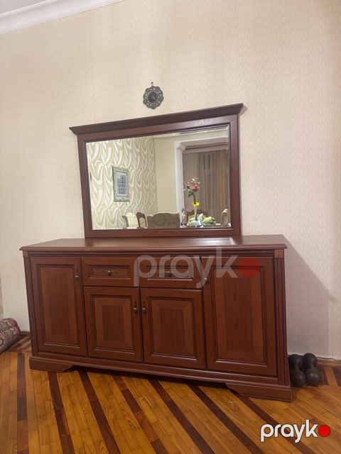 Güzgülü komod — Bakı