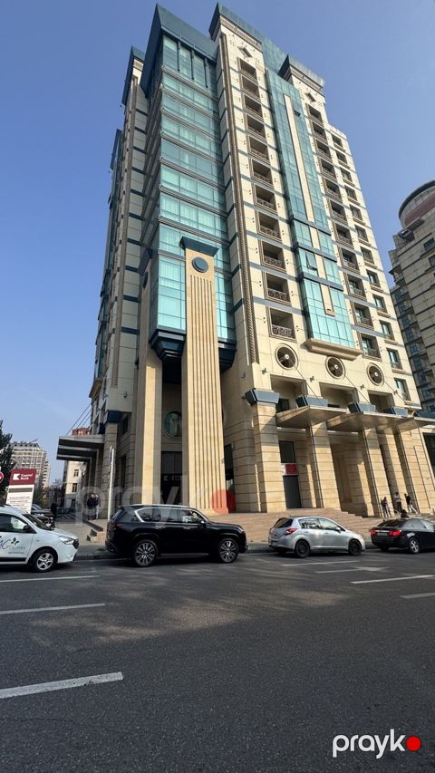 Satılır 4 otaqlı yeni tikili 169 m² — Bakı