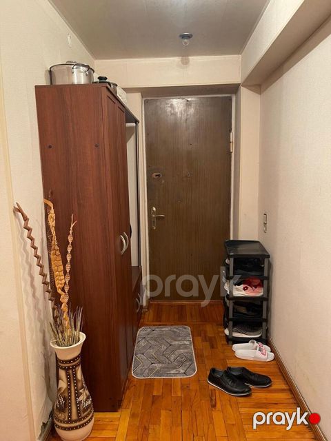 Satılır 2 otaqlı köhnə tikili 60 m² — Bakı