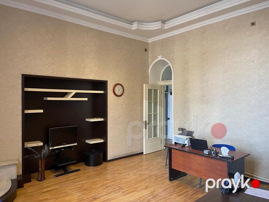 İcarəyə verilir 7 otaqlı köhnə tikili 200 m² — Mənzil, Bakı (8)