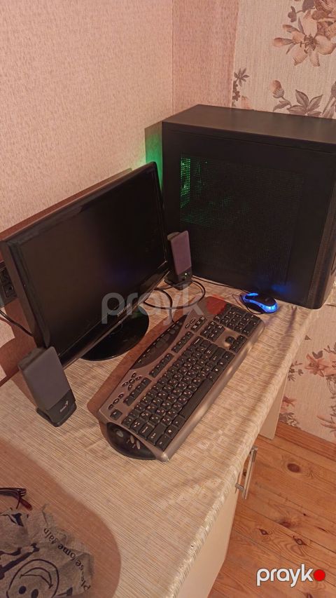 Salam aleykum kanputer satılır bele işdemeyne işdiriy ama ekran arada — Qobu