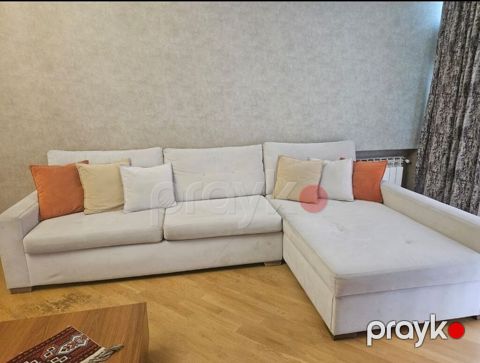Künc divan satılır 400 azn.Acılır,bazalıdır.Ölçü:3×1.80 sm. Turkiyə — Bakı