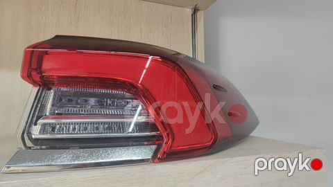 Toyota Corolla stop işığı — Bakı